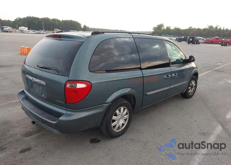 2005 Chrysler Town & Country Touring from USA, damaged, VIN 2C4GP54L95R165344